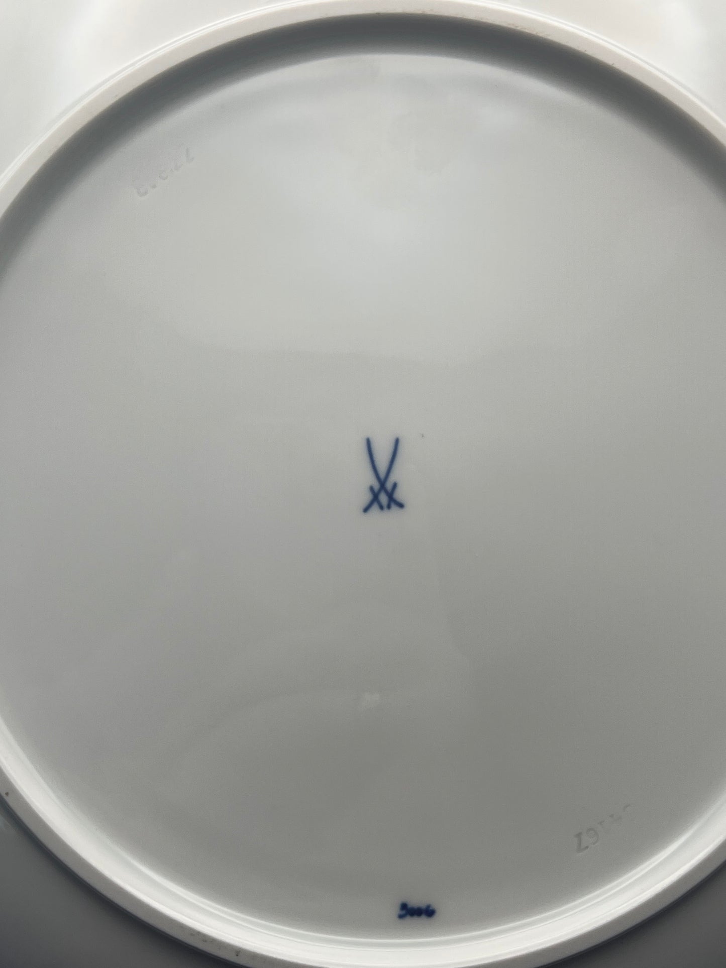 Meissen Porcelain"Blue Onion" Decorative Plate w/ Scalloped Edge