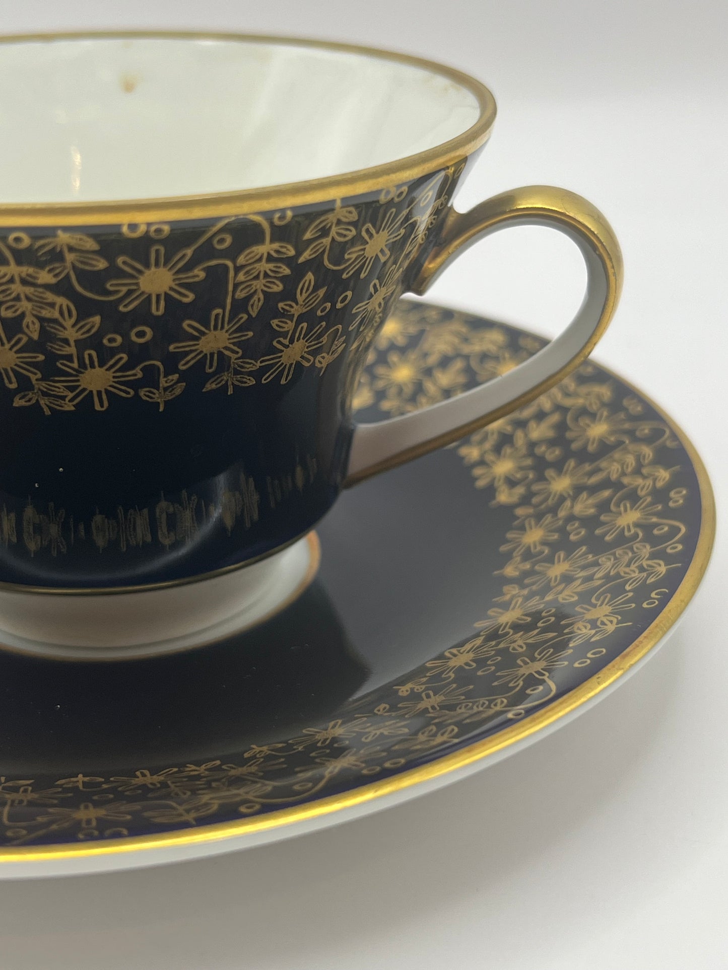 Set of Five Weimar Porcelain Kobalt Tea Cups & Saucers