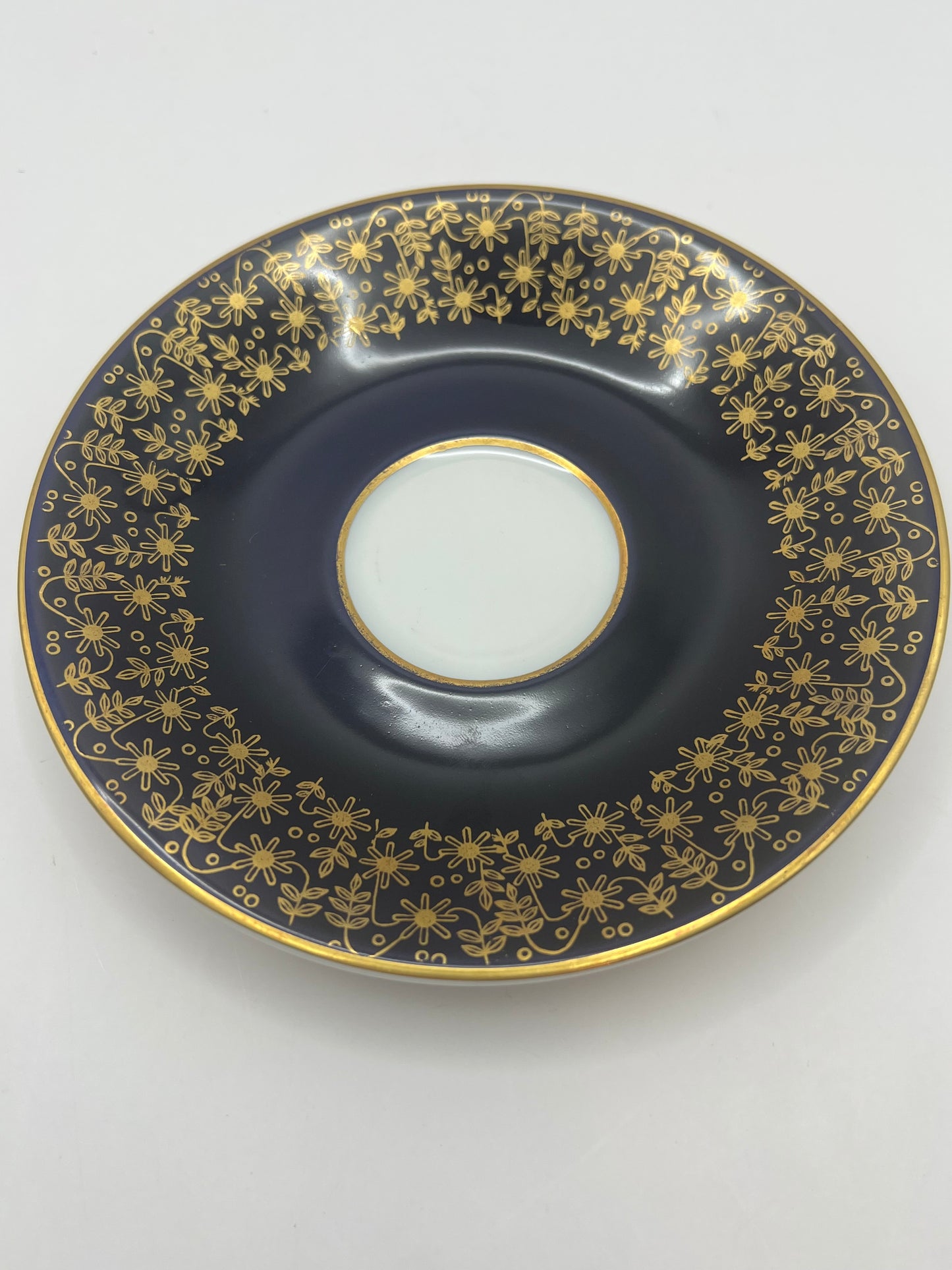 Set of Five Weimar Porcelain Kobalt Tea Cups & Saucers