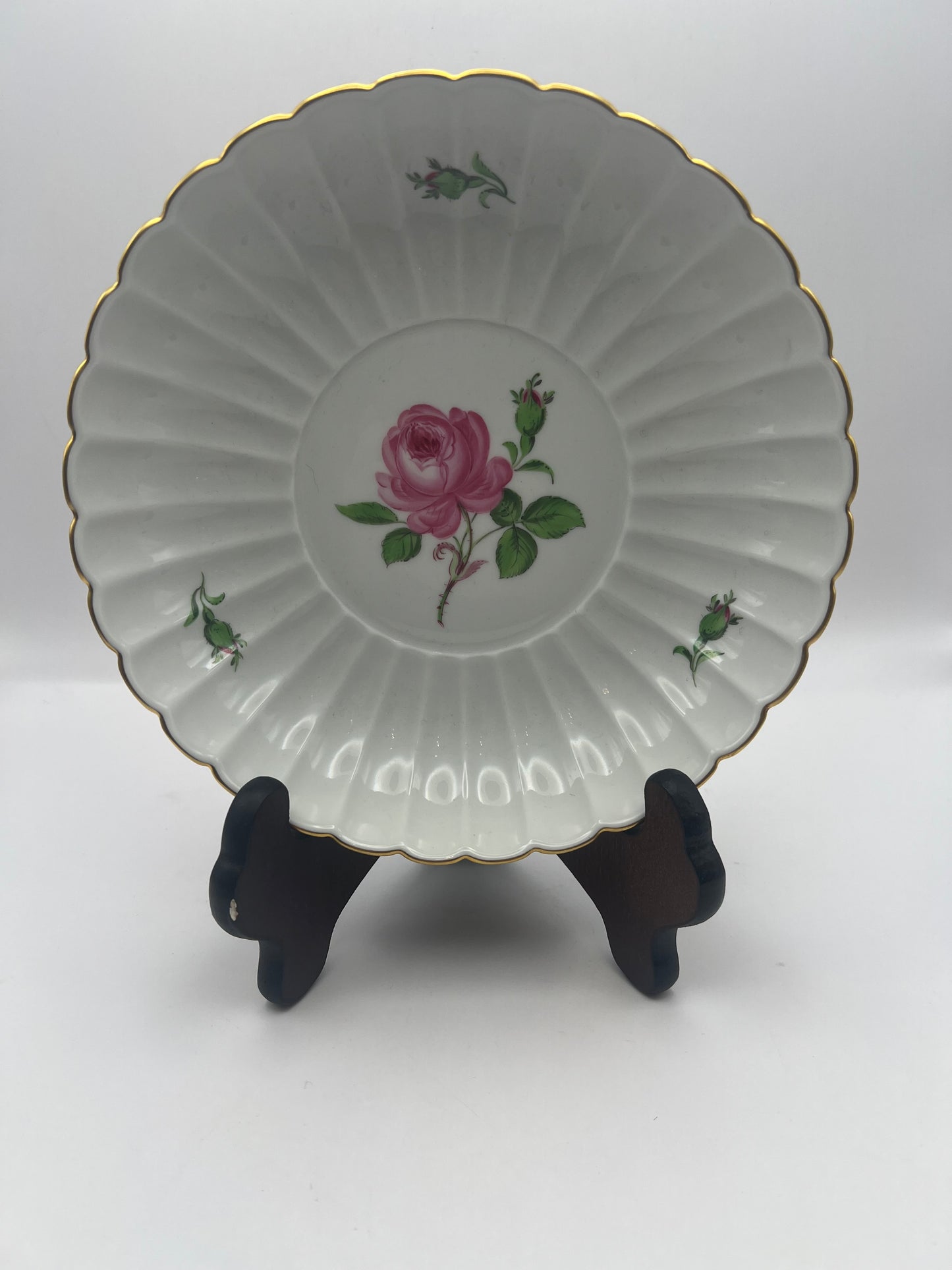 Meissen Porcelain Pink Rose Large Scalloped Plate